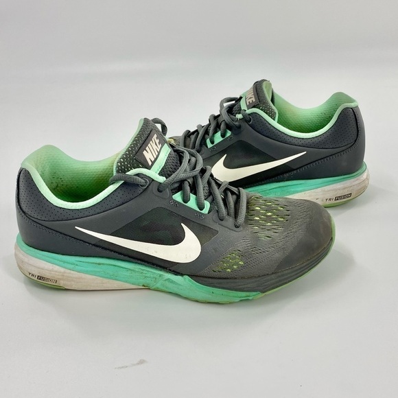 Nike Tri-Fusion Women’s Running Shoe Grey and Green Y2K - Picture 2 of 9
